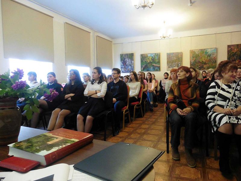 Учащиеся и жители Черняховска на творческой встрече с писателями